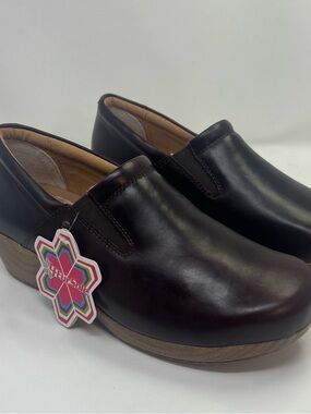 4Eursole Comfort 4Ever Women's Slip-On Shoe Clogs Size 40 US 9 Mahogany New